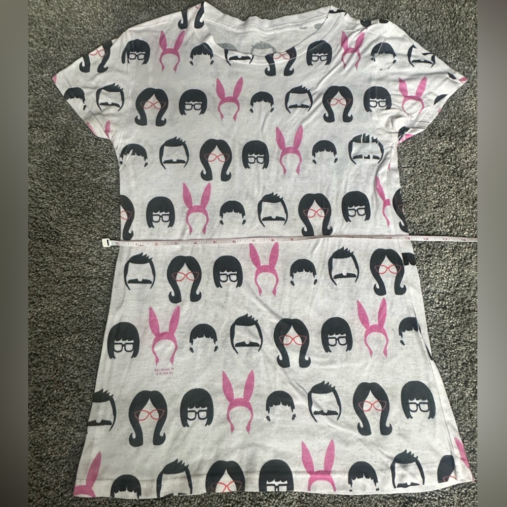 Bob's Burgers graphic t-shirt w Allover Character Print | S | shows some wear - Picture 3 of 16